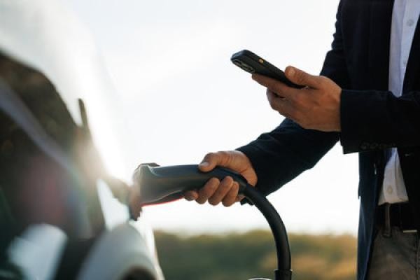 家用與商用汽車充電樁安裝指南：分享最佳實(shí)踐