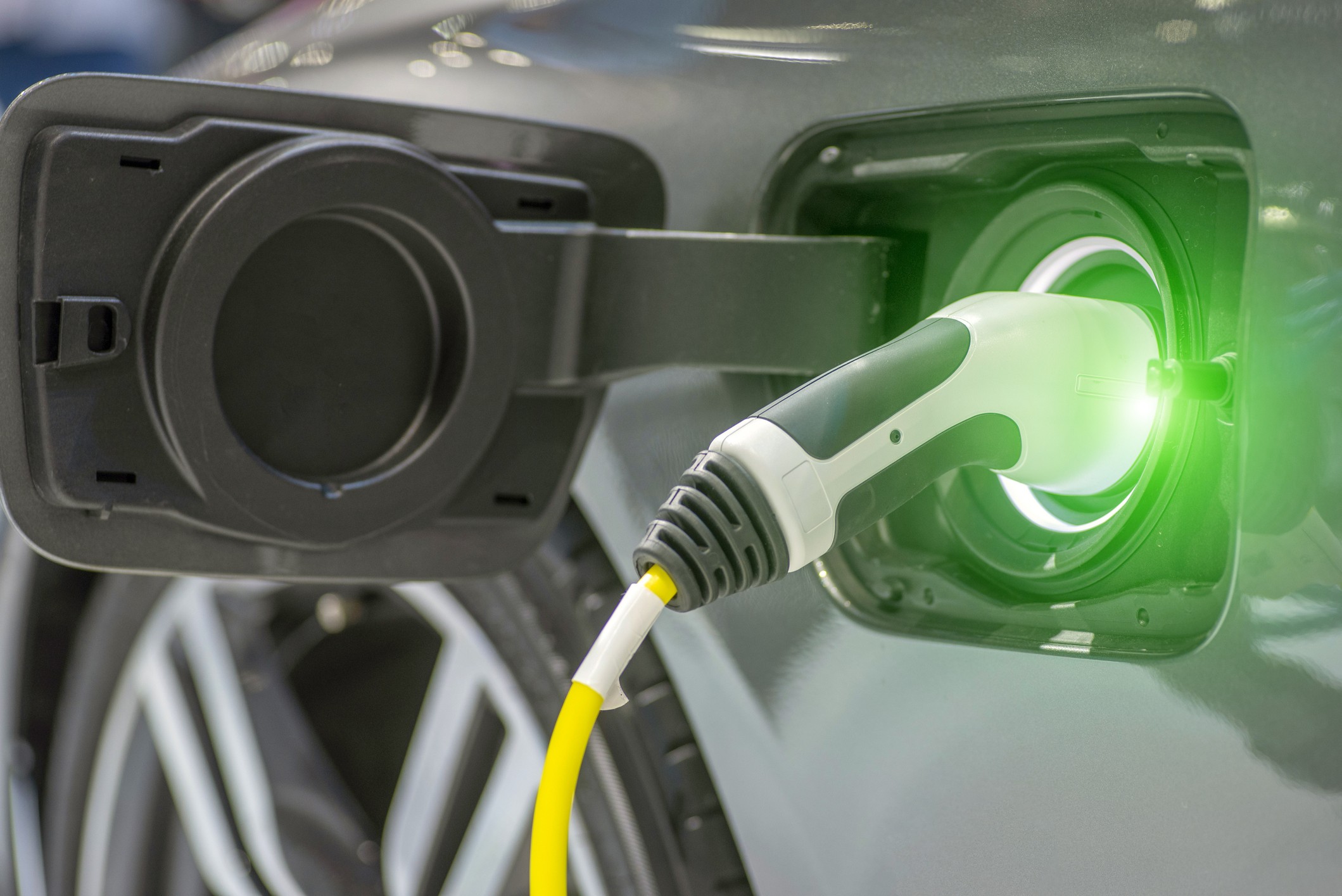 打造智慧能源城市汽車充電樁的角色解析
