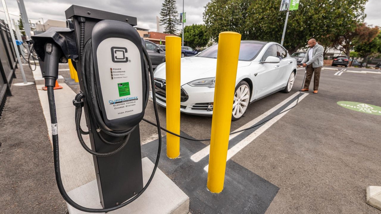 電動汽車充電樁：安全、快速、方便的充電方式