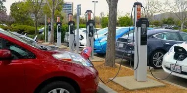 電動汽車充電樁家庭與公共設施需求分析